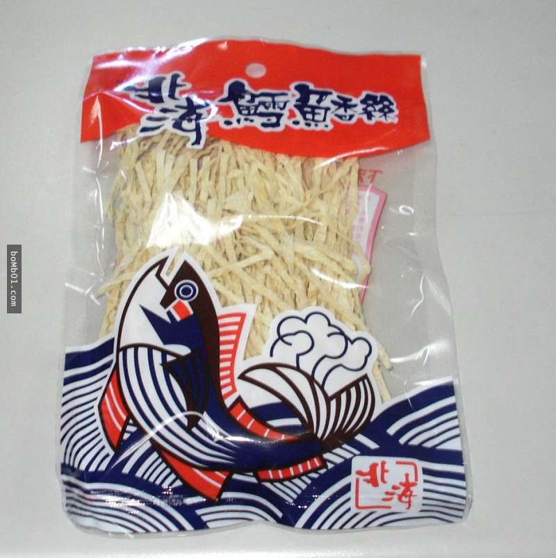 鱈魚香絲竟然有隱藏版的「當麵吃」吃法，背面的秘密藏了多年大家現在才知道！