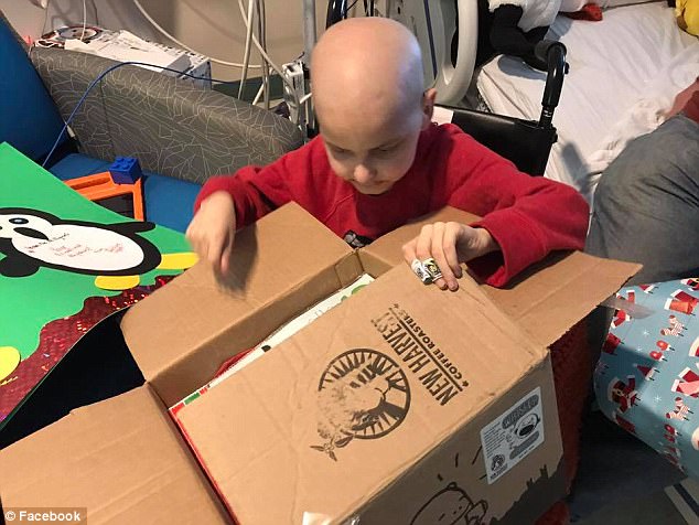 9歲罹癌兒童已經活不久「家人決定提早過最後的聖誕節」，幾天後他就收到來自全世界6萬多封的卡片！