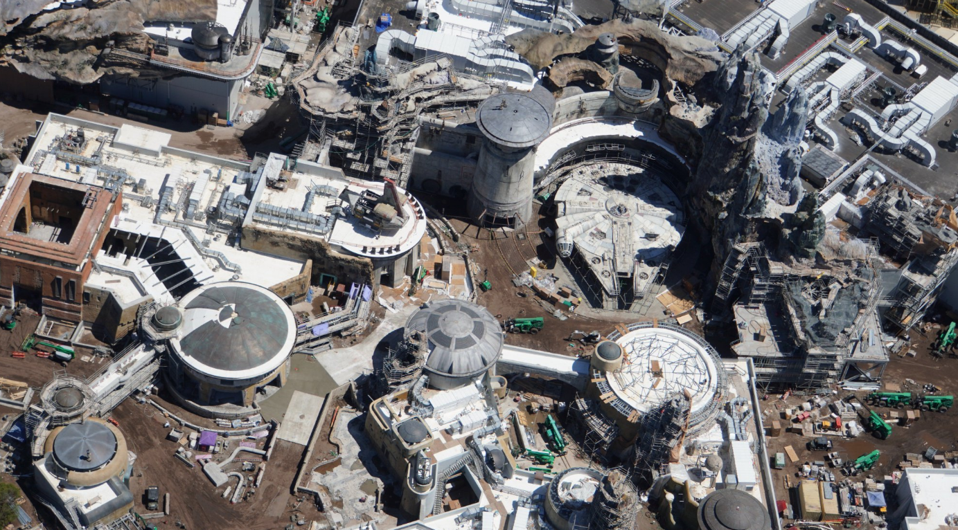 10億打造！「星際大戰園區」終於要開幕　迪士尼搶先曝光「壯觀園區照」