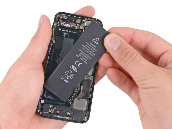 蘋果讓步！　現在iPhone用戶可以「無條件換電池」　沒問題也可以想換就換