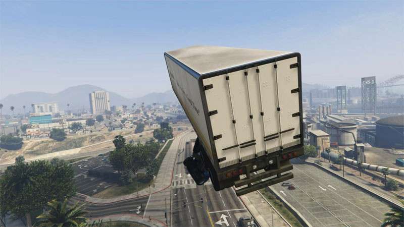 《俠盜獵車手5》神級玩家讓卡車空中解體　著陸瞬間驚見「最強特技」