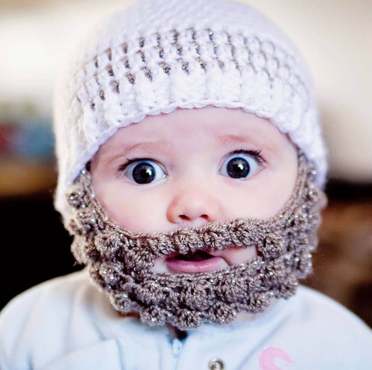 寶寶戴上「鬍鬚毛線帽」也太可愛　「怪萌成熟感」讓人笑不停