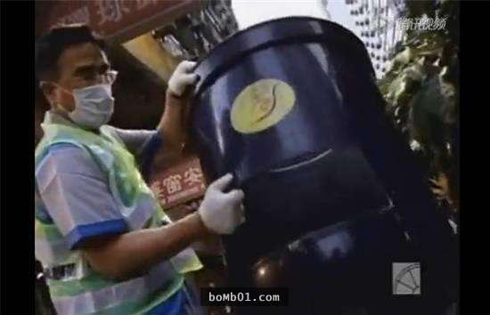 我們的社會正在用「最狠的方式懲罰窮人」，香港富豪的2天清潔工體驗讓大家都超震撼！