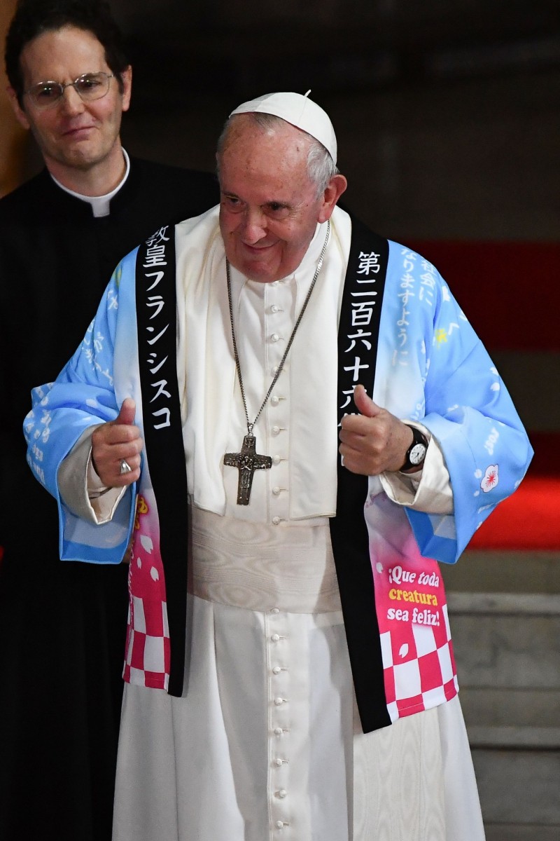 教宗訪日穿上「第二百六十六代目」法被　很滿意「動漫風形象」還比讚