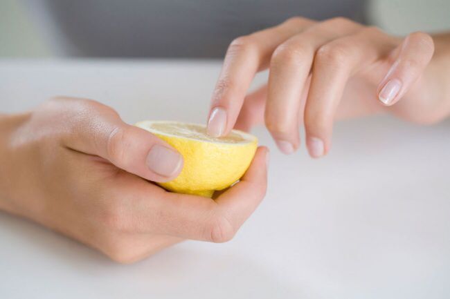 15個經過測試絕對有效的妙用證明「檸檬是全世界最有用的東西」！