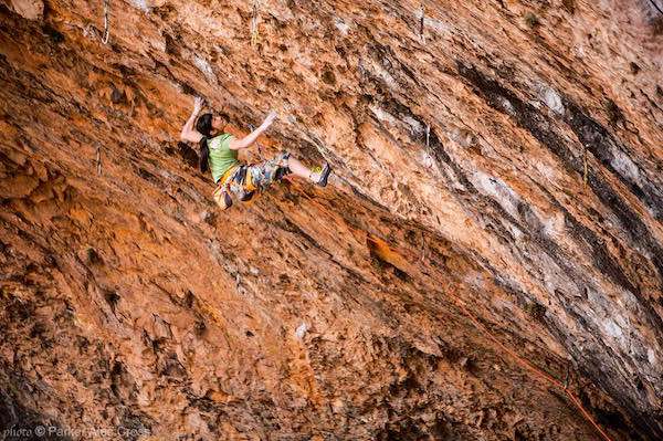 真人蜘蛛女！　少女14歲「創攀岩紀錄」紅遍全球　她立志超越男性：要當世界第一