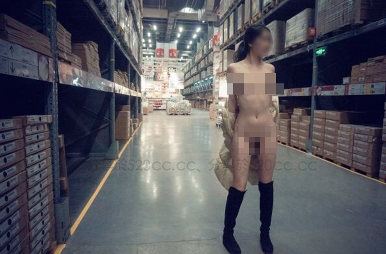 台灣裸拍族進攻知名景點連Ikea也淪陷，長髮正妹下面「黑黑der」驚呆全網（內有多圖）