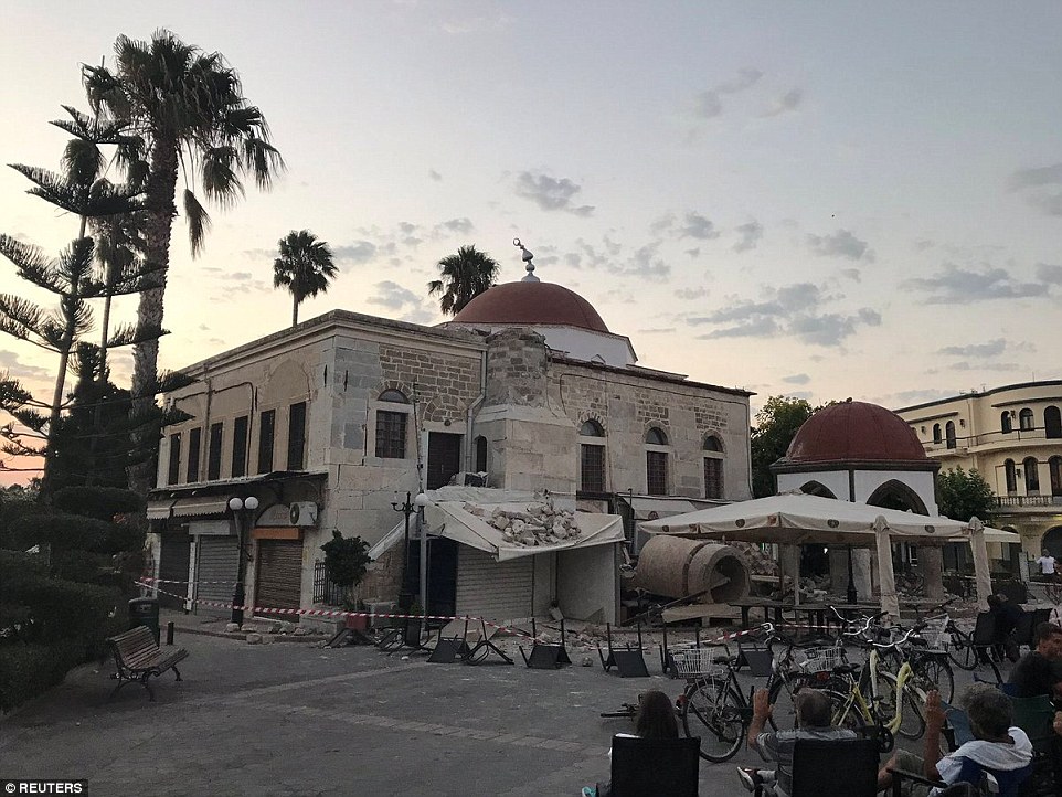 土耳其海域發生6.7級地震「連希臘觀光區也被影響有死傷」，現場慌亂的實拍照片觸目驚心！