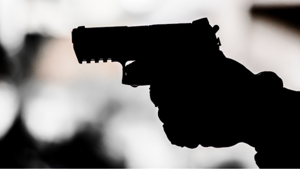佛州校園槍擊案引發社會不滿！　美議員提議：以後允許老師在學校持槍