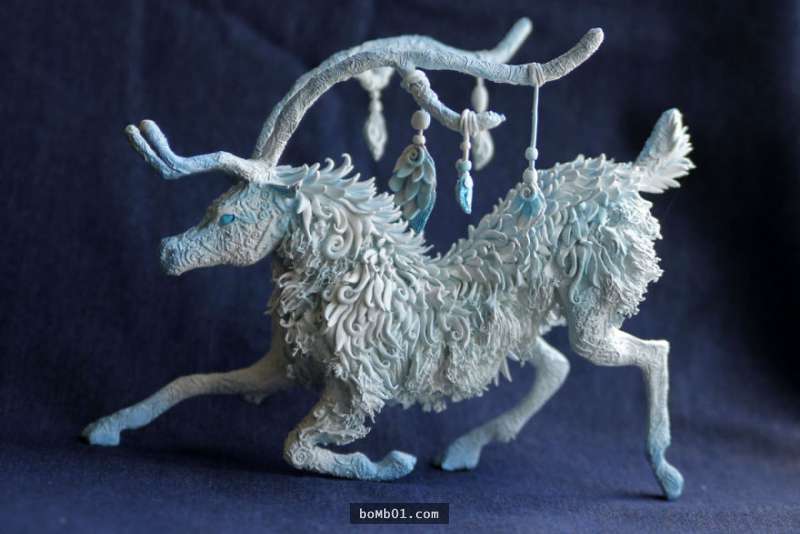 俄羅斯藝術家玩黏土玩到成為雕塑大師，他做出來的「生物」感覺就像有靈魂住在裡面！
