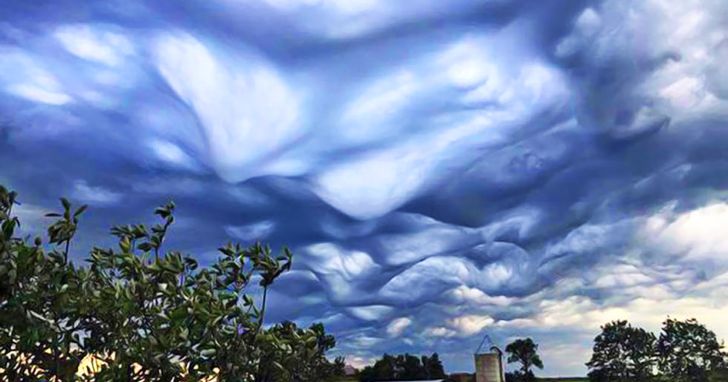 上帝是不是在暗示什麼？　19張全憑巧合的「世界最不可思議雲朵」