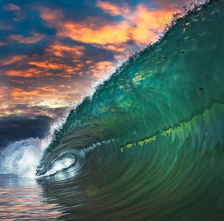 聽海的聲音～　攝影師「專拍海浪」拍出名作：海真的有情緒！