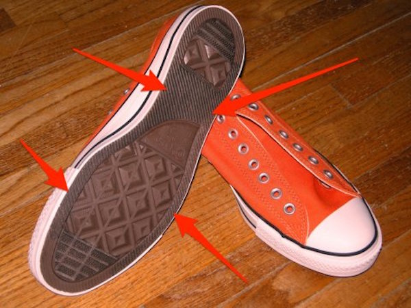 「Converse帆布鞋」為什麼總是穿一下就壞？注意這裡…你穿的其實是「拖鞋」！