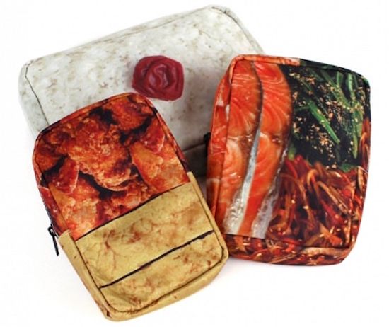 日本「便當背包」太擬真讓人光看就餓，「配菜拿出來之後」更瞬間變超潮！
