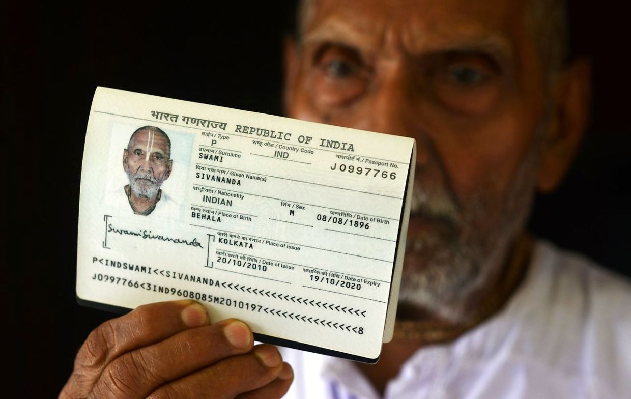 健壯阿伯的護照讓海關睜大眼睛　「1896年出生」竟是123歲超長壽人瑞