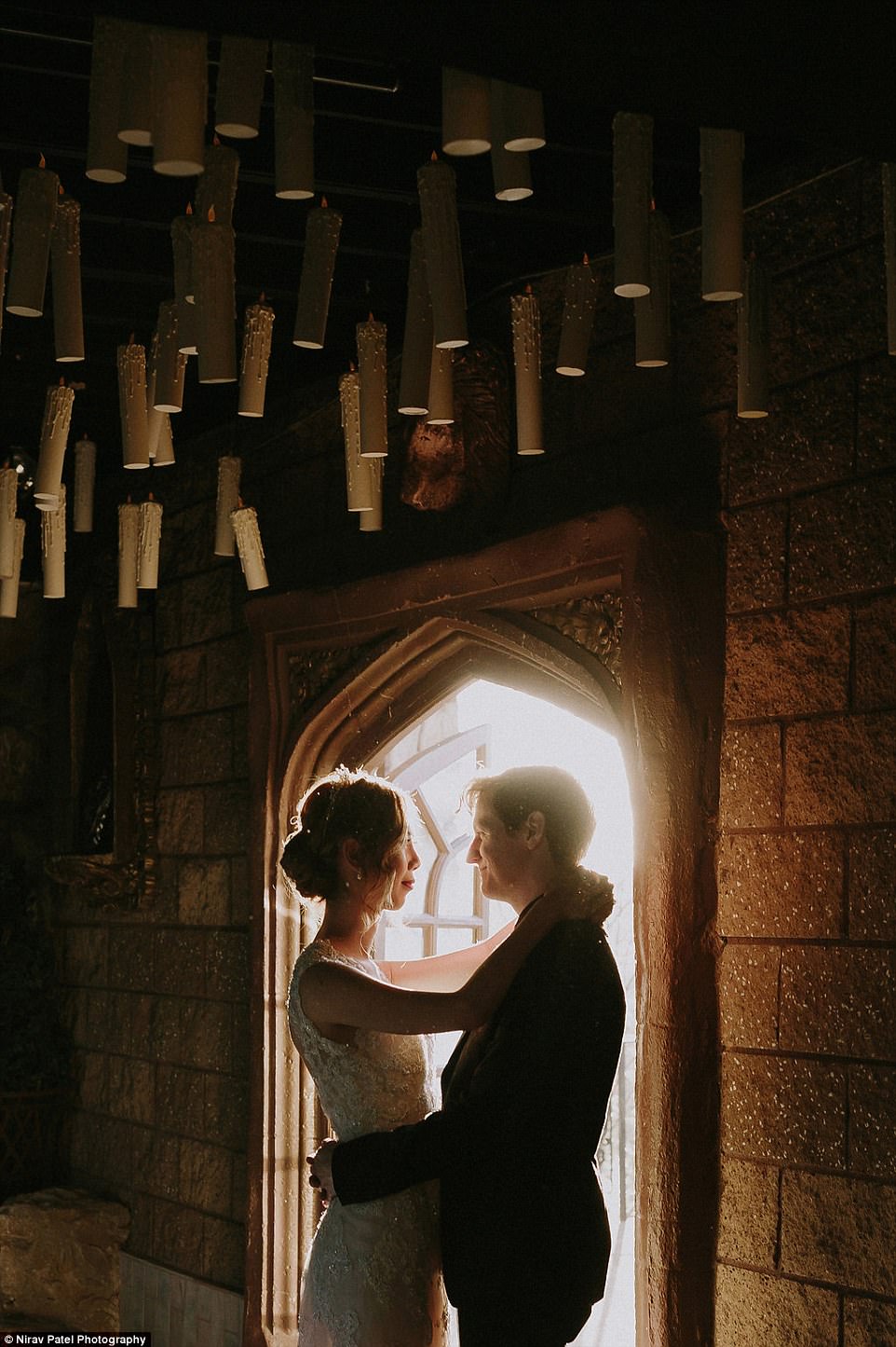 這對情侶的「哈利波特主題婚禮」讓大家夢寐以求，每一個角落都像是被施了魔法啊！