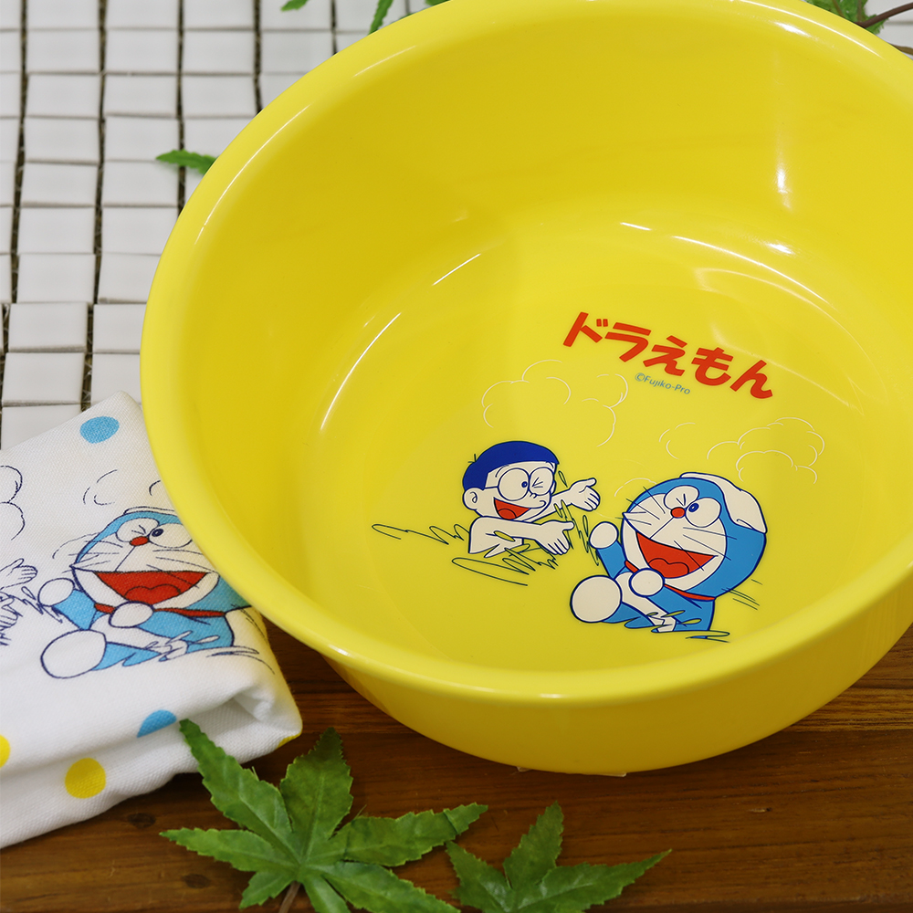 【日本】哆啦A夢扮女裝！　「溫泉旅行」系列全新周邊登場　置物盤、小臉盆、擦澡巾可愛又實用