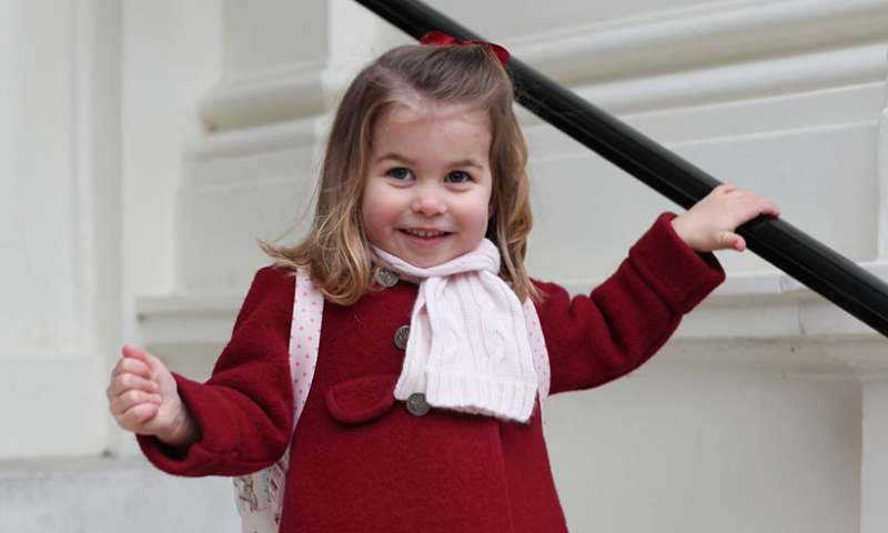 夏綠蒂公主過3歲生日！　小小年紀就展現皇家氣質　揮手把大家萌暈