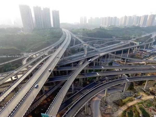 網友一張照片證明「中國重慶」是一座最奇幻的城市，外國人看了瘋傳的照片也被震撼住了！