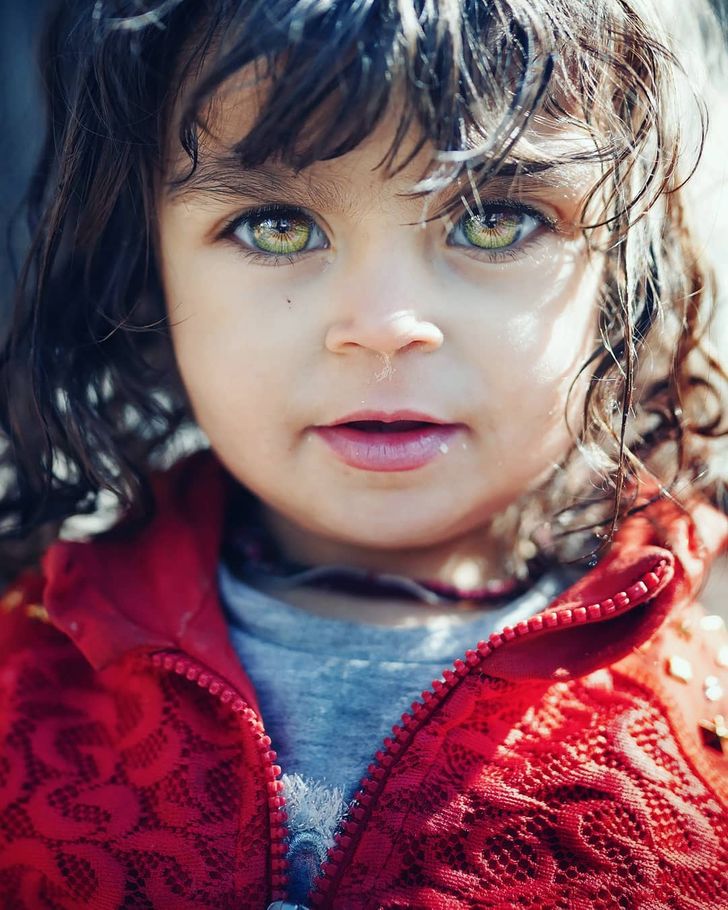 不用雕琢就很美！　攝影集「孩子眼中蘊藏的寶石」琥珀瞳孔比夜間星辰更耀眼～