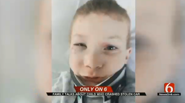 7歲男孩偷開車發生意外「車子翻了三次」　醒來第一句話就把媽媽逼哭