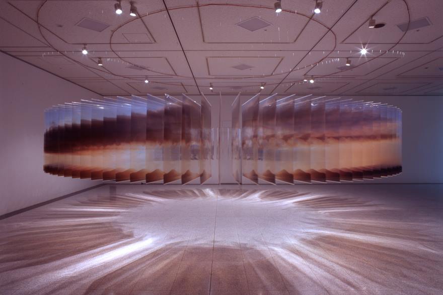 日本藝術家拍了超過100張的照片「紀錄時間的流逝」，一眼就能看完整個過程視覺超享受！