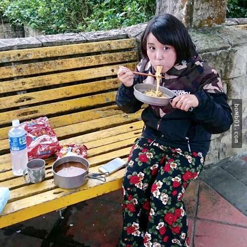 櫻花妹挑戰來台灣徒步環島卻被酸「來騙吃騙喝」，她歉疚道歉讓其他人紛紛力挺「妳沒有錯」！