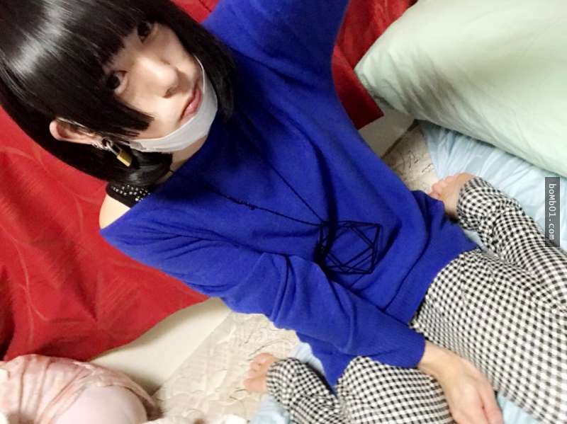 日本宅宅去了女僕咖啡廳2年後就變成「萌萌的妹子」，網友看到他的神轉變都嚇傻了！