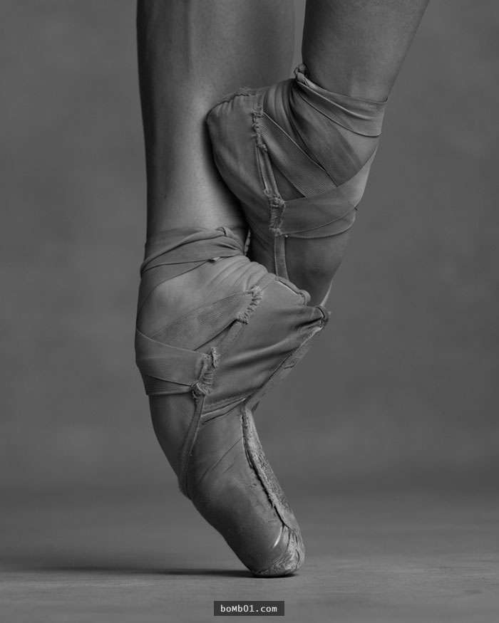 30張讓芭蕾舞者「透過鏡頭展現出非凡力與美瞬間」的唯美舞姿照片。