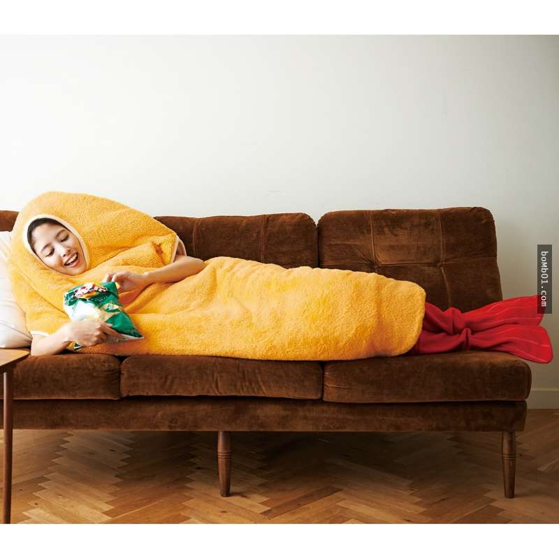 超適合耍廢的「炸蝦睡袋」造型設計讓人笑噴，今年的冬天靠它就能躺在沙發上一動也不動啊！