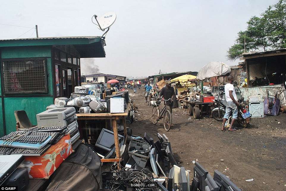 西非出現「百萬噸級巨型電子垃圾場」污染慘不忍睹，但這卻是當地人活下去重要的生存命脈！