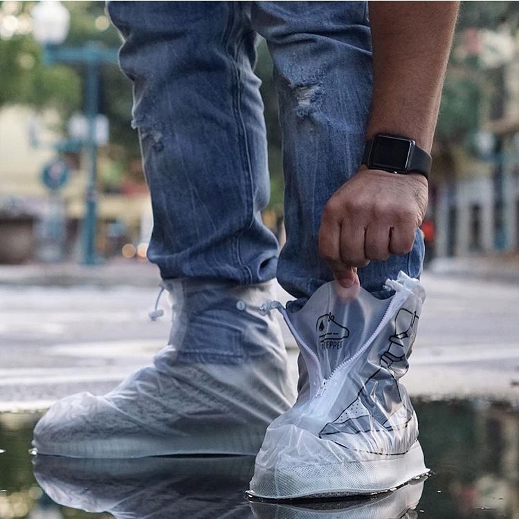 這款運動鞋「超神專屬雨衣」不只是塑膠外觀，你還可以加進潮創意而且「千元有找」！