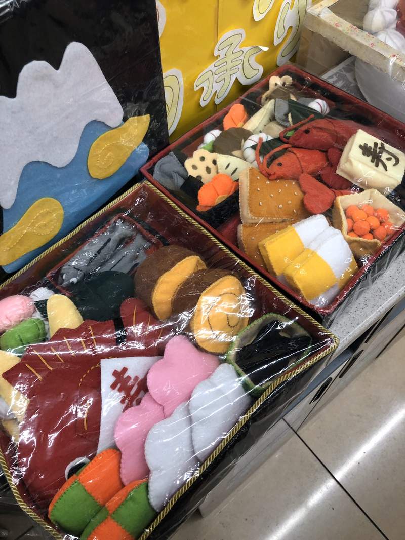 日本超商店員展示「不織布食品模型」　網友膜拜：高手果然在民間