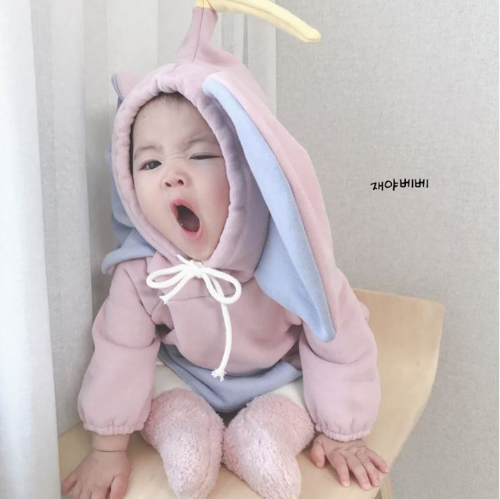 這樣睡著完全是天使～　爸媽熱議款「小飛象寶寶裝」大耳朵超軟萌❤