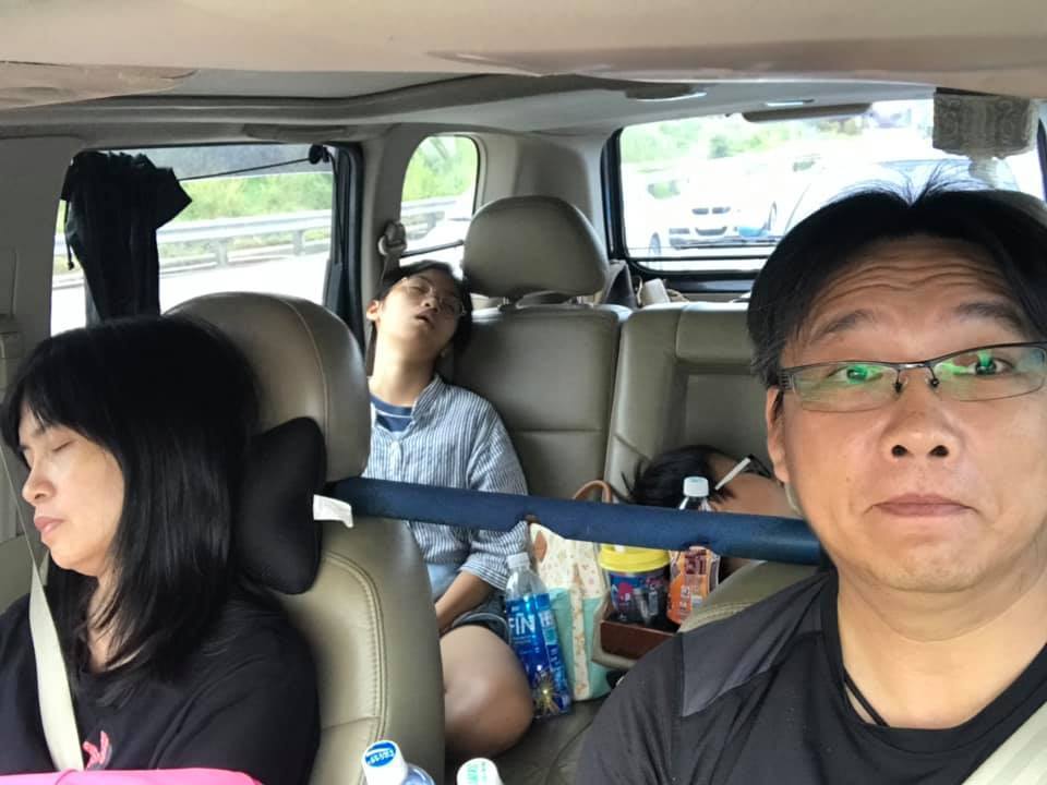 全家出遊…整車睡一片！　「老爸開車日常」網超同感：眾人皆睡我獨醒！