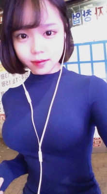 韓國正妹在高中就拍「18禁邊緣的照片」遭退學，沒想到之後更失控…最後一張兇很大！