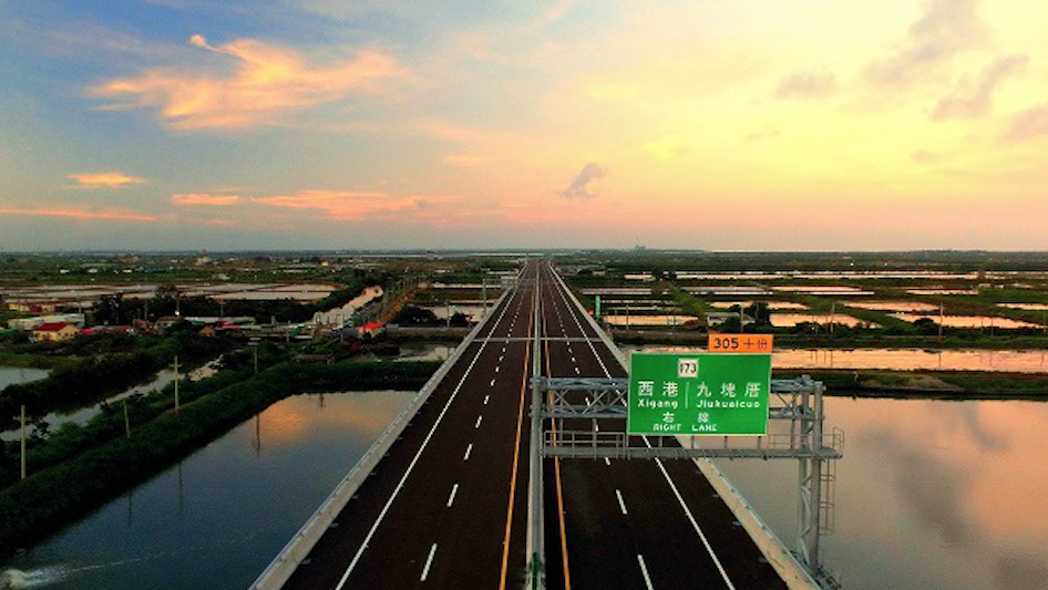 等27年「耗資1500億」終於快完工　台61西濱快速公路將全線通車
