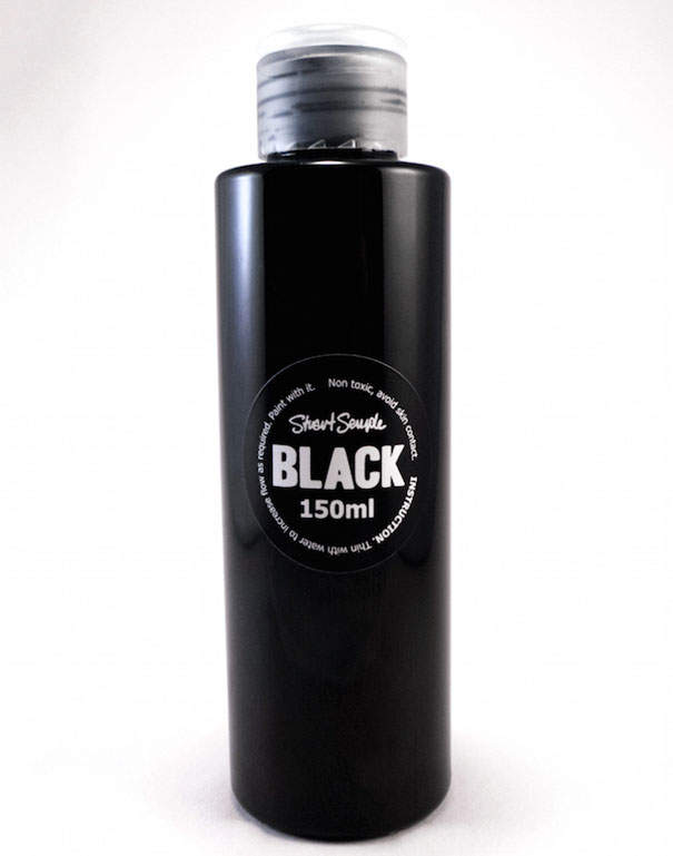 黑到超不真實的「黑色2.0」全世界人都可以購買了，現在你也可以在生活中感受到「黑洞」了！