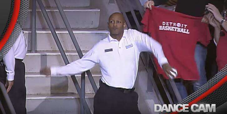 NBA工作人員被逼和紅衣小胖尬舞　大放絕技嗨翻全場
