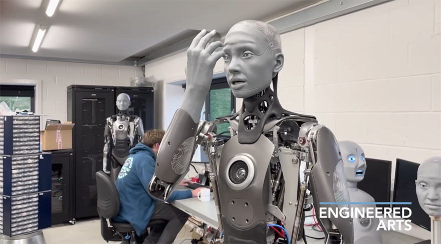 甦醒了！最新擬真機器人「表情超生動」　就像AI技術放在人造身體裡