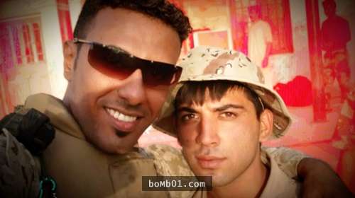 美國大兵看到這位伊拉克士兵後馬上認定「他是真愛」，苦等12年後…他們現在過著這樣的生活！