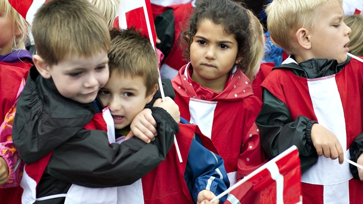 避免長大變巨嬰！丹麥學校開設「同理心訓練課」　從小教他們「換位思考」變幸福