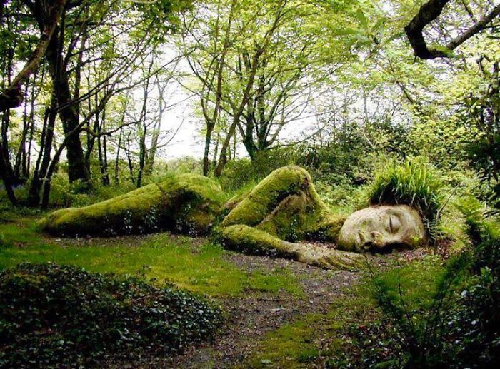失落花園中躺著「沈睡的女神」　四季為她「披上不同服裝」每個面容都展現不同的美