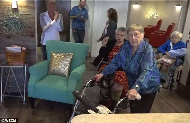 104歲阿嬤說「長壽秘訣是每天喝健怡可樂」　專家直接打臉：亂講