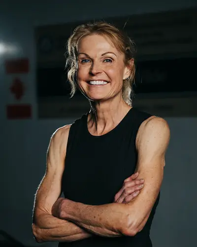 超狂！加拿大58歲女子棒式撐過「4小時30分」　破金氏世界紀錄
