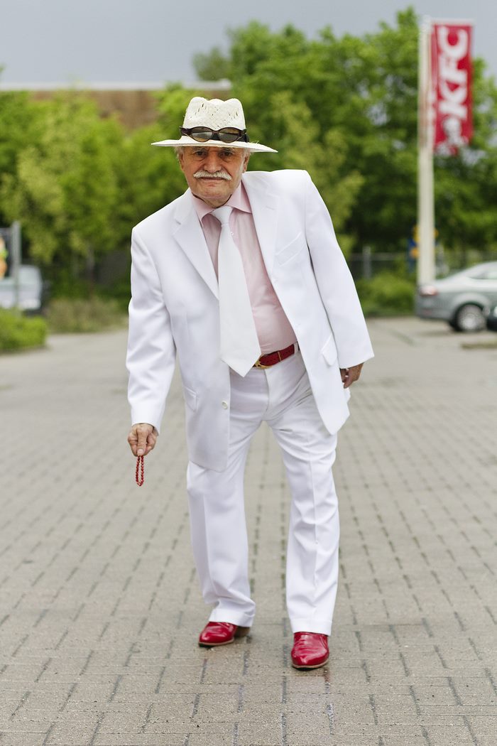 86歲爺超敢穿！退休當裁縫「天天認真搭配」　街頭風也駕馭：不因老了而將就～