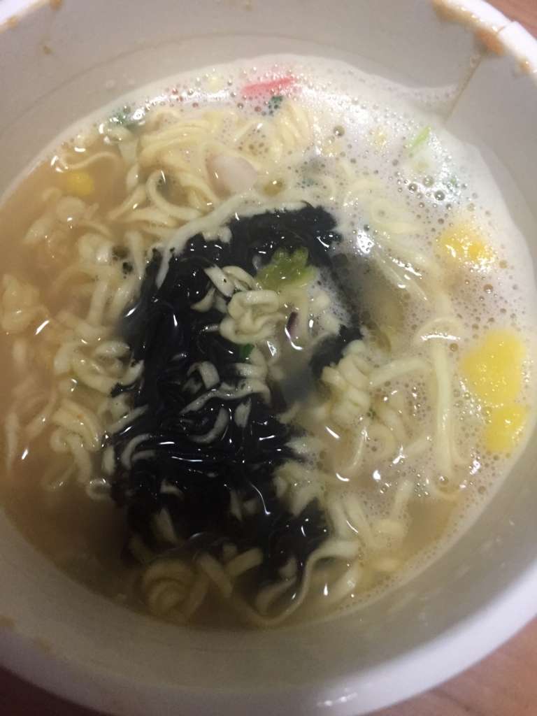 最好吃的暗黑料理！　日本「黑泡麵」料超多　打開一看就開始肚子餓了