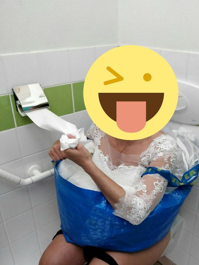 IKEA「25元購物袋」救援萬元婚紗　新娘「穿著上廁所」解決最大煩惱