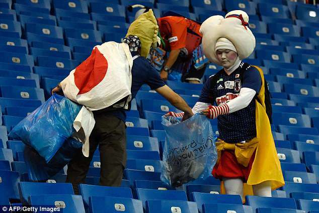 日本隊輸球後「清理休息室留下道謝卡」　球迷反應也讓全世界見證最強公民教育