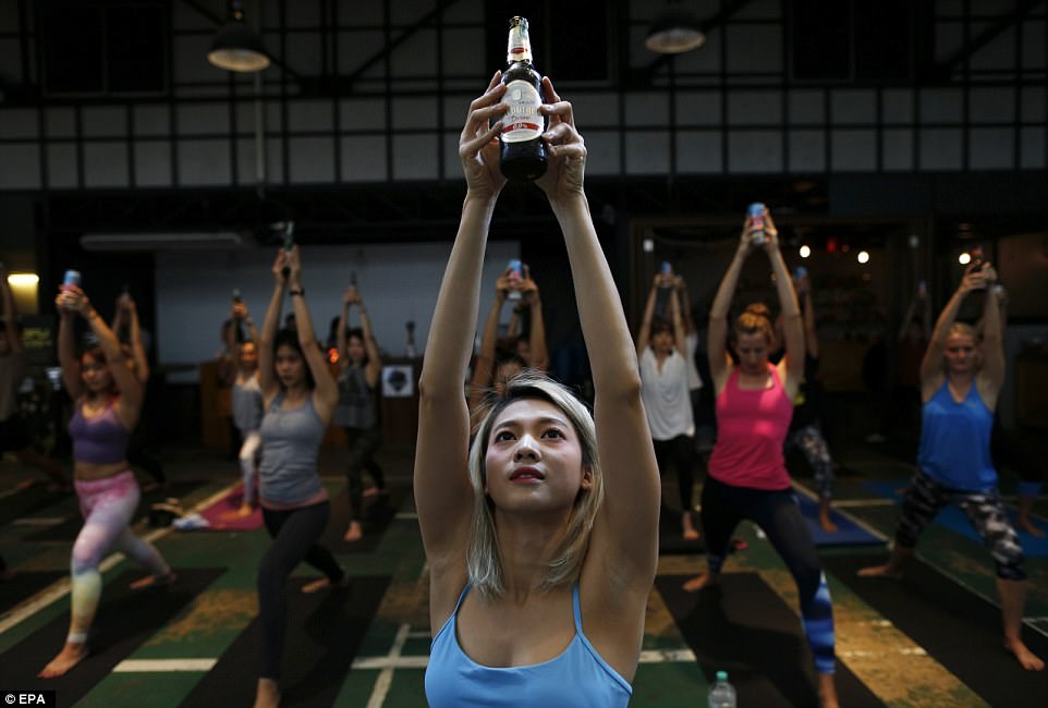 爆紅到全世界的「瑜伽啤酒」真的有效嗎？看完泰國瑜伽教室的情況後再也沒人敢懷疑！